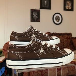Kids brown converse
